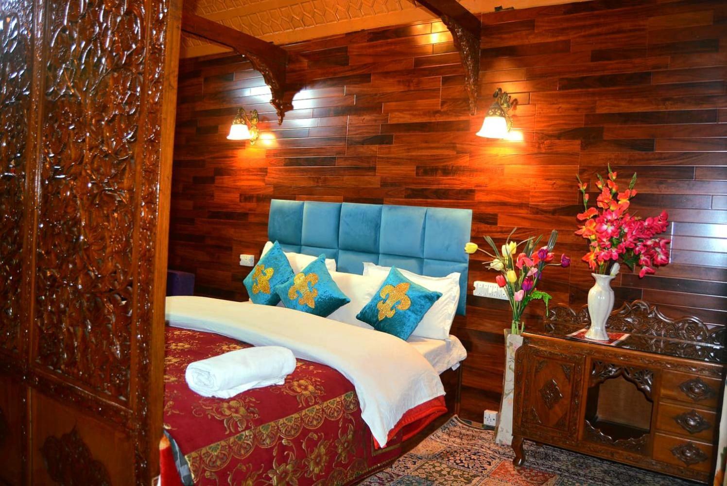 Heritage Amina Group Of Houseboats Hotel Srinagar  Bagian luar foto