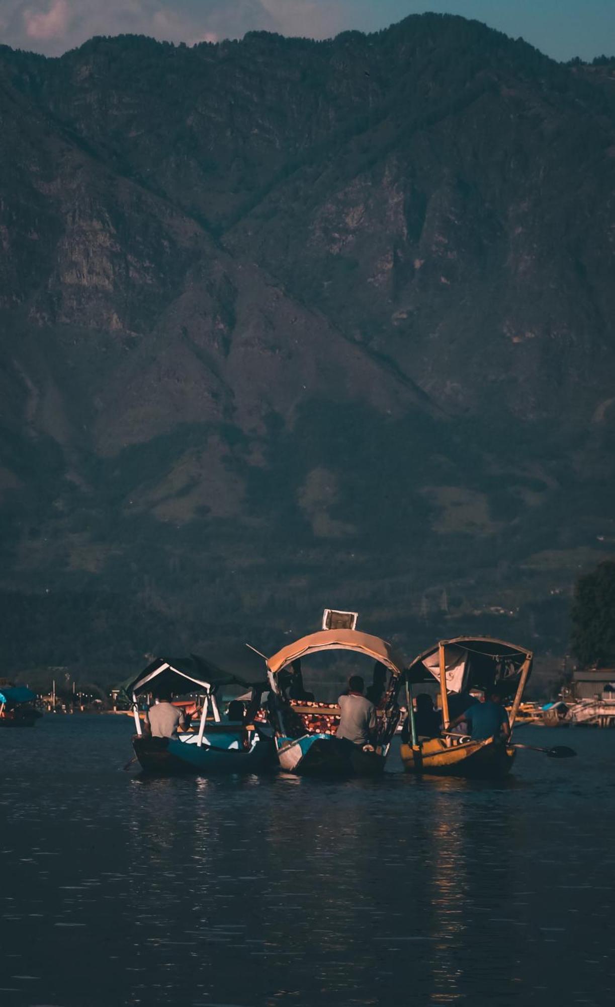 Heritage Amina Group Of Houseboats Hotel Srinagar  Bagian luar foto