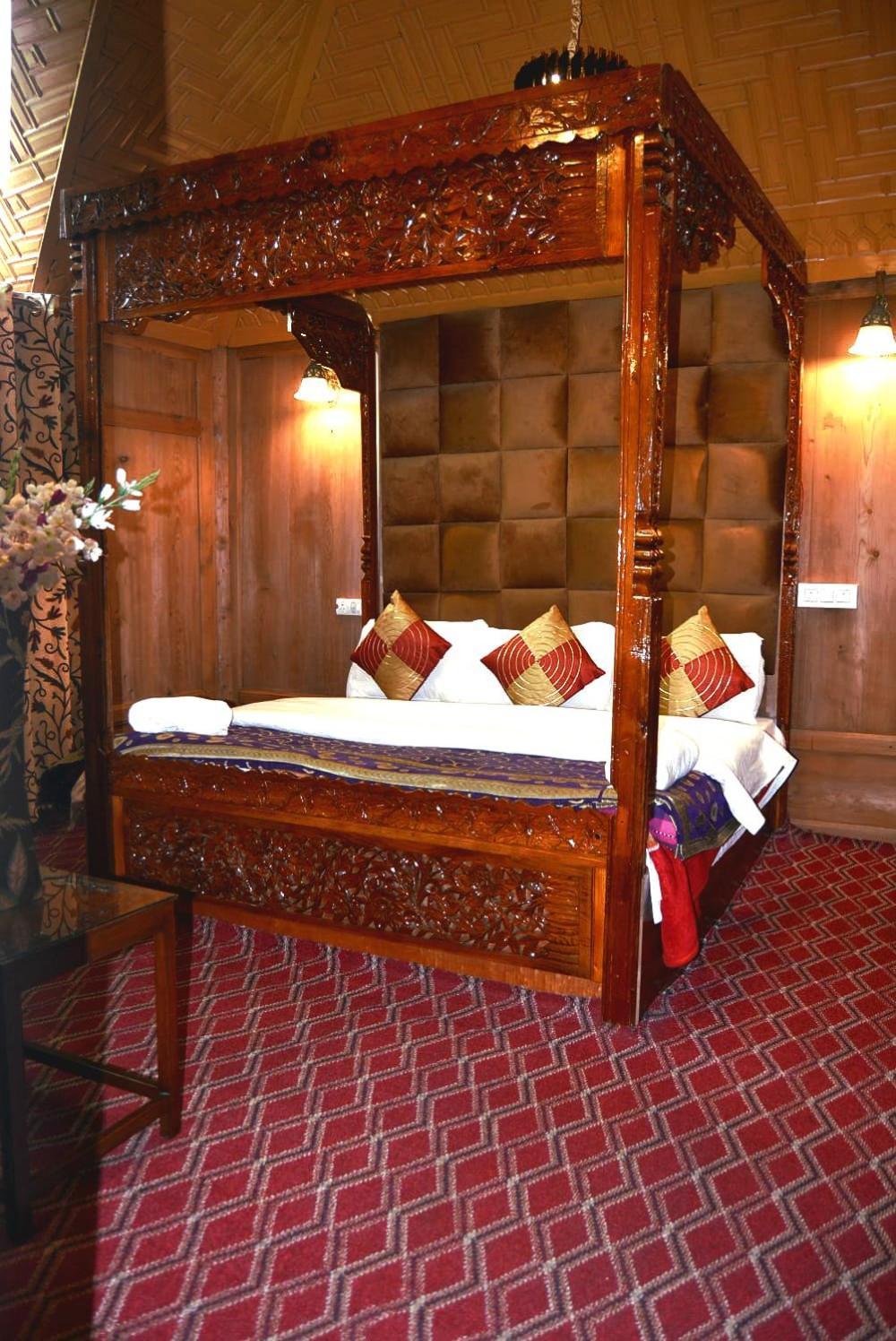 Heritage Amina Group Of Houseboats Hotel Srinagar  Bagian luar foto