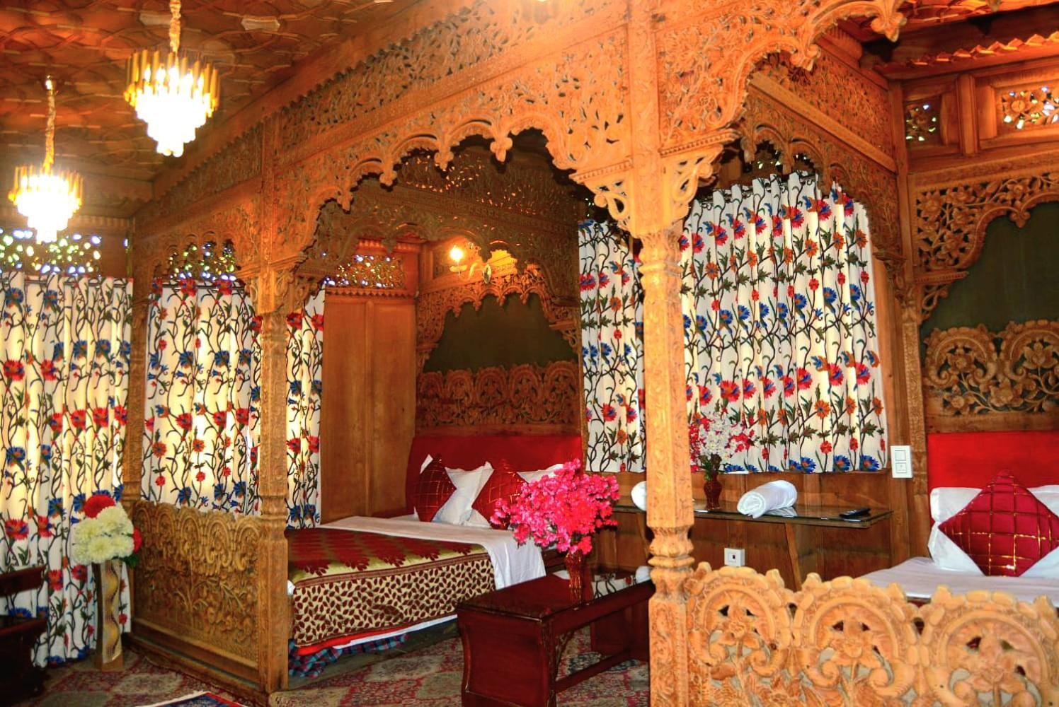 Heritage Amina Group Of Houseboats Hotel Srinagar  Bagian luar foto