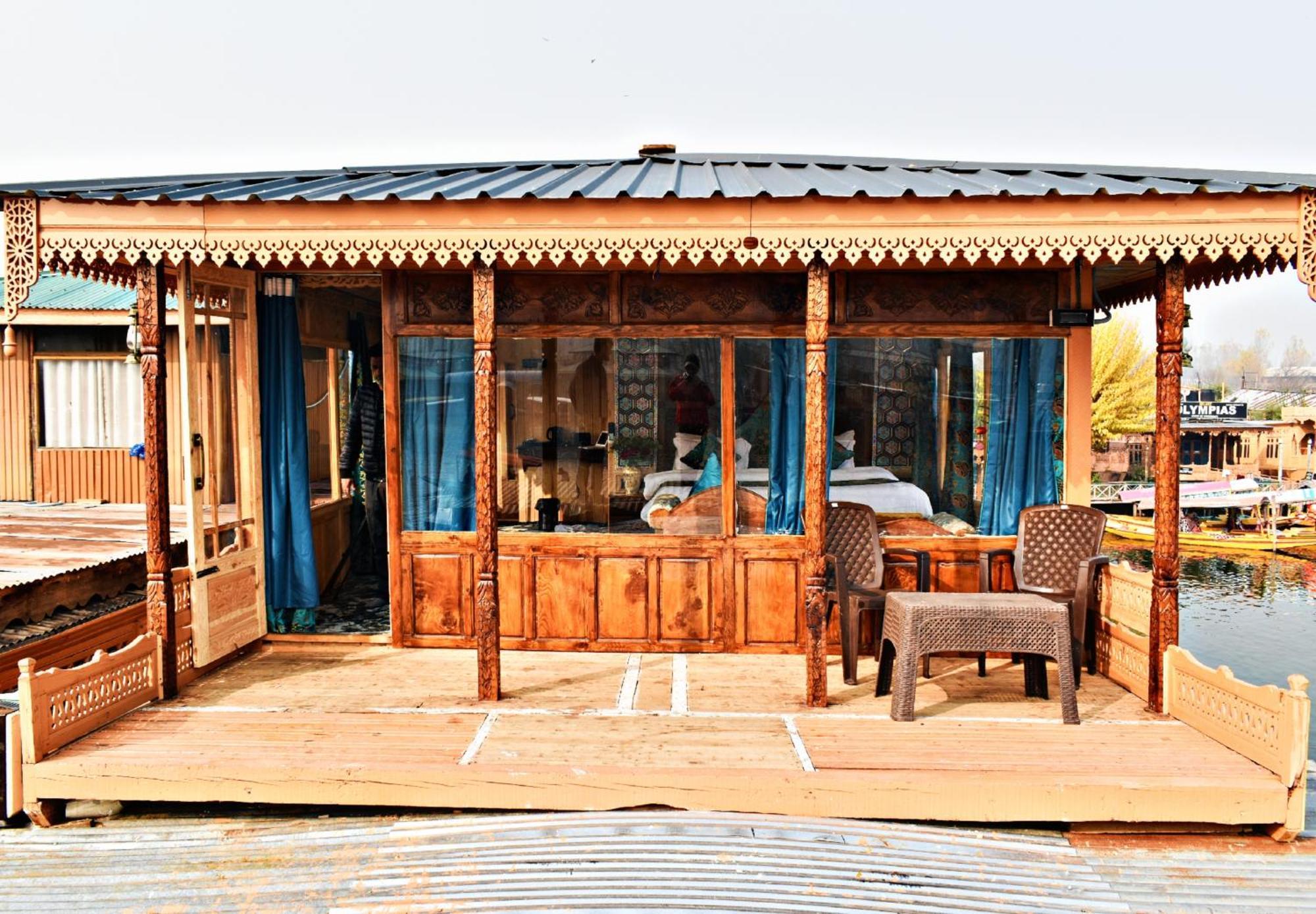 Heritage Amina Group Of Houseboats Hotel Srinagar  Bagian luar foto